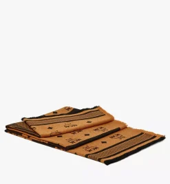 M Pup Jacquard Beach Blanket