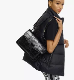 Travia Quilted Shoulder Bag In Crushed Leather